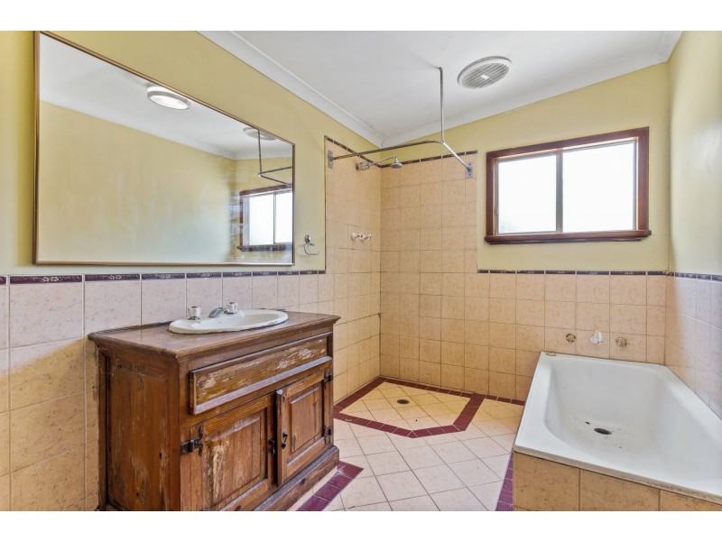15 Hovea Crescent, Walliston WA 6076