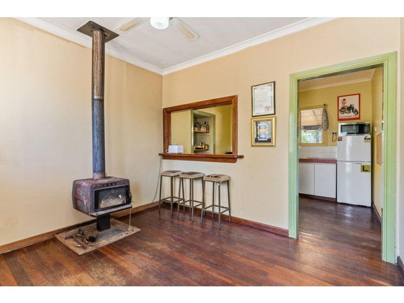 15 Hovea Crescent, Walliston WA 6076