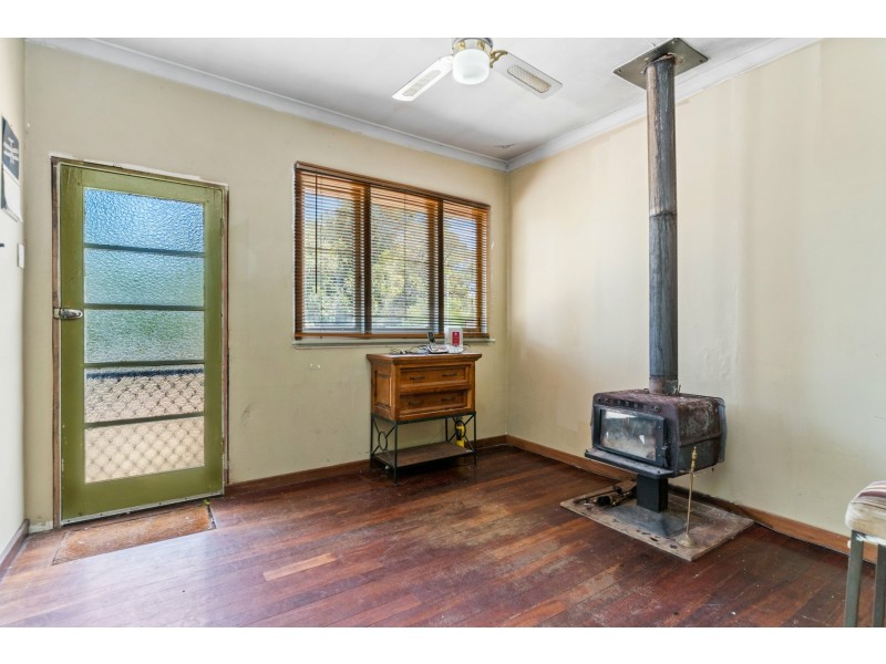 15 Hovea Crescent, Walliston WA 6076
