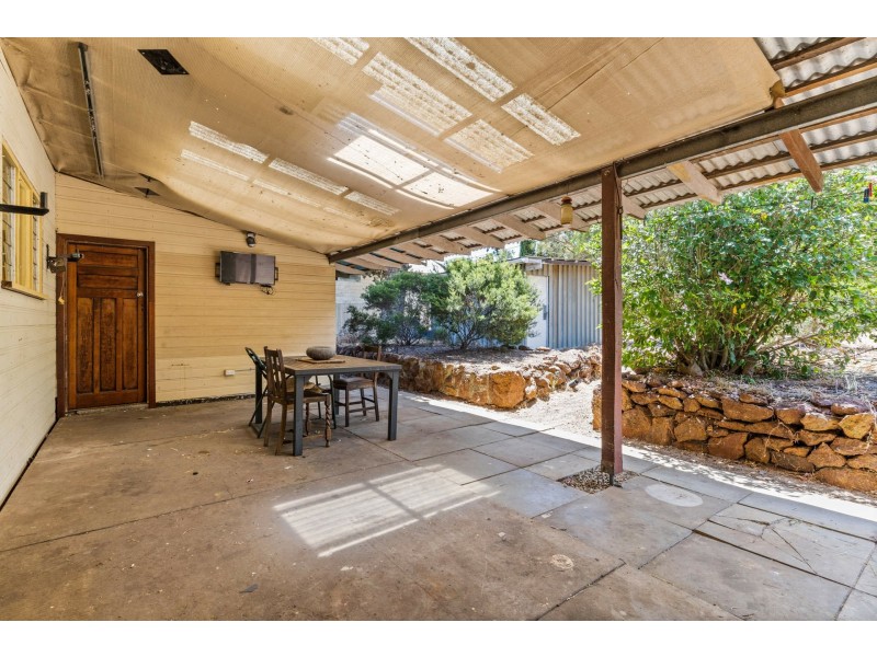 15 Hovea Crescent, Walliston WA 6076