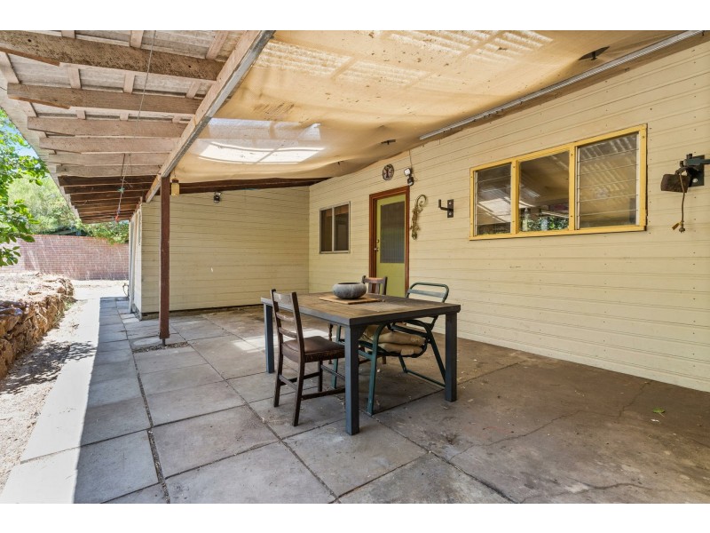 15 Hovea Crescent, Walliston WA 6076