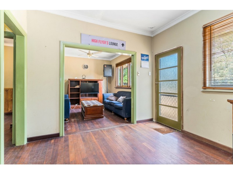 15 Hovea Crescent, Walliston WA 6076