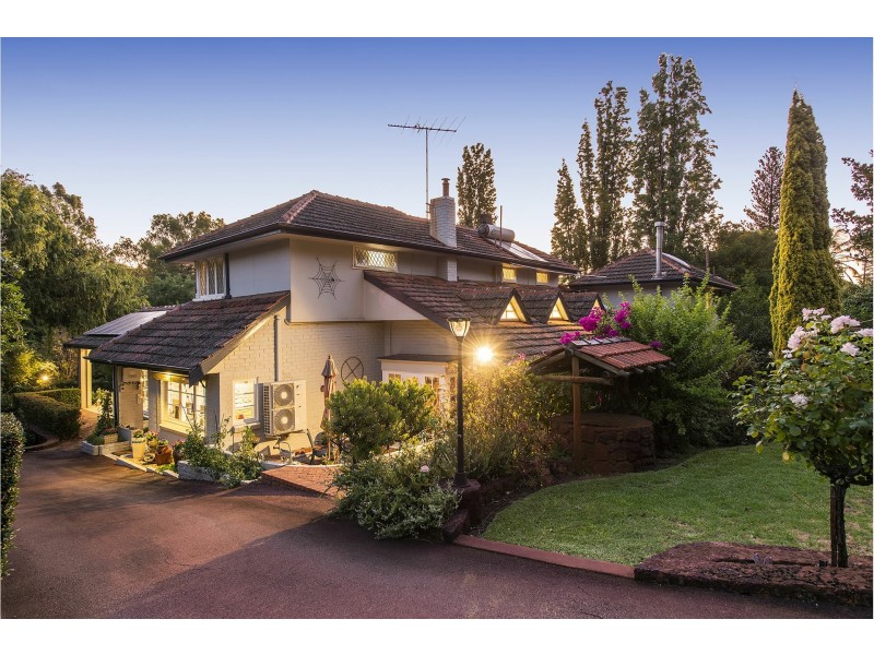 42 Kalamunda Road, Kalamunda WA 6076