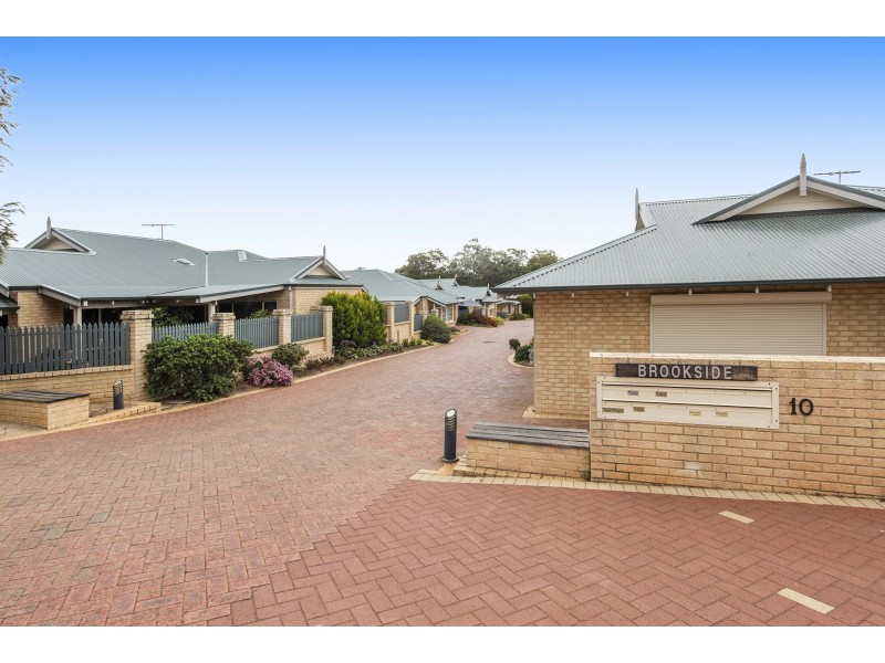 Villa 8/10 Brooks Street, Kalamunda WA 6076