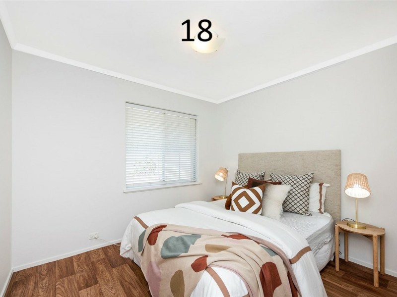 18 Mary Drive, Lesmurdie WA 6076