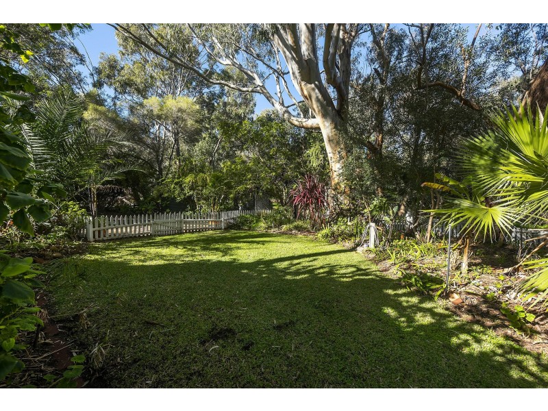 11 Taylor Road, Kalamunda WA 6076