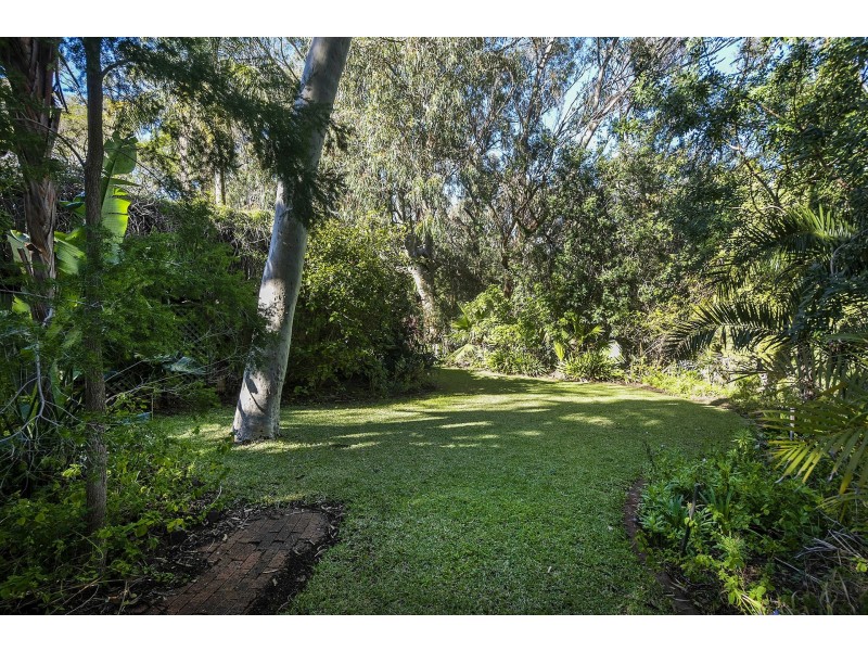 11 Taylor Road, Kalamunda WA 6076