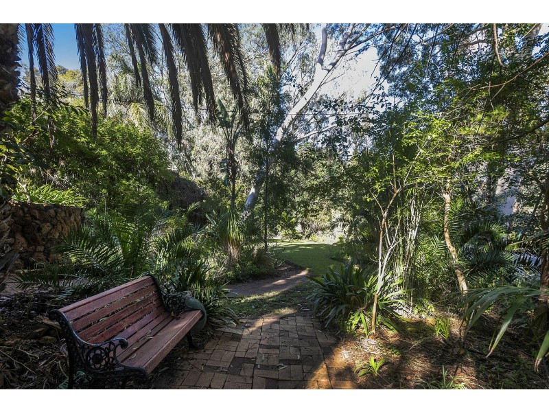 11 Taylor Road, Kalamunda WA 6076