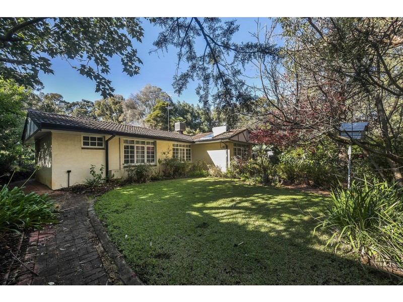 11 Taylor Road, Kalamunda WA 6076