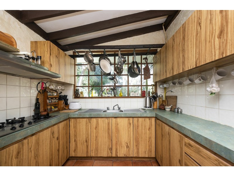 11 Taylor Road, Kalamunda WA 6076