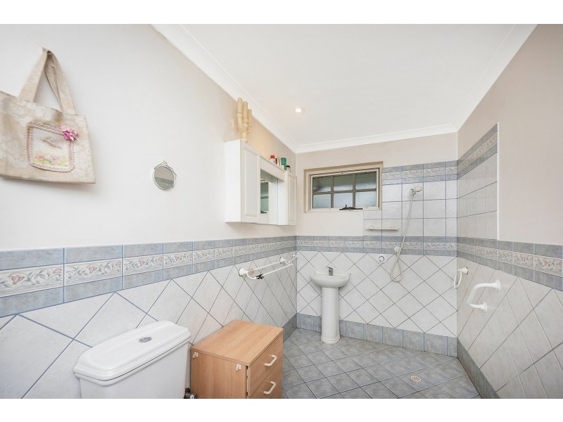 11 Taylor Road, Kalamunda WA 6076