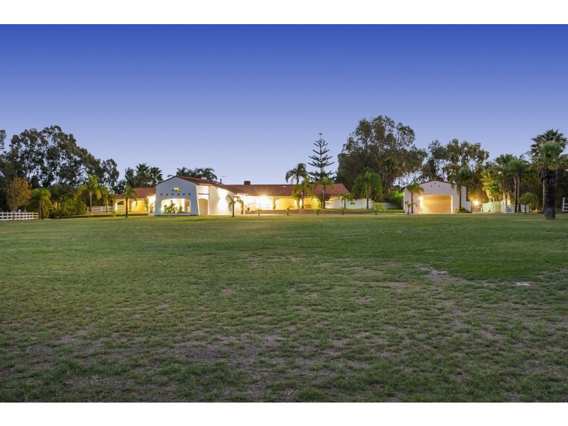 30 Oxford Court, Maida Vale WA 6057