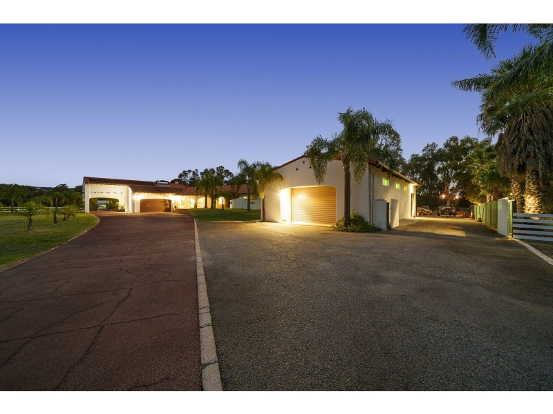 30 Oxford Court, Maida Vale WA 6057