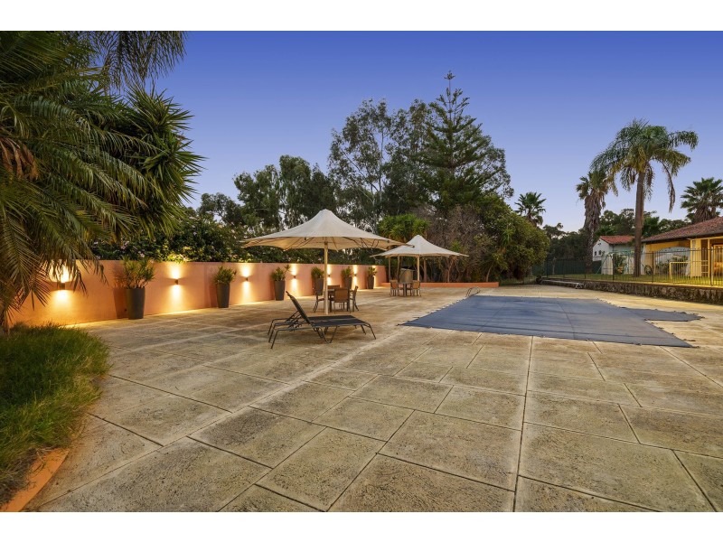 30 Oxford Court, Maida Vale WA 6057