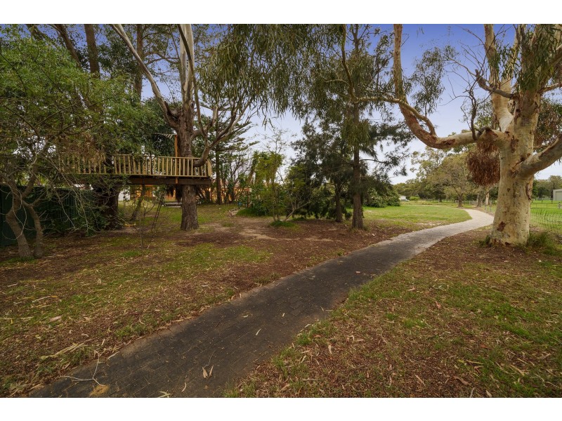 30 Oxford Court, Maida Vale WA 6057