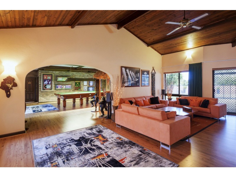 30 Oxford Court, Maida Vale WA 6057