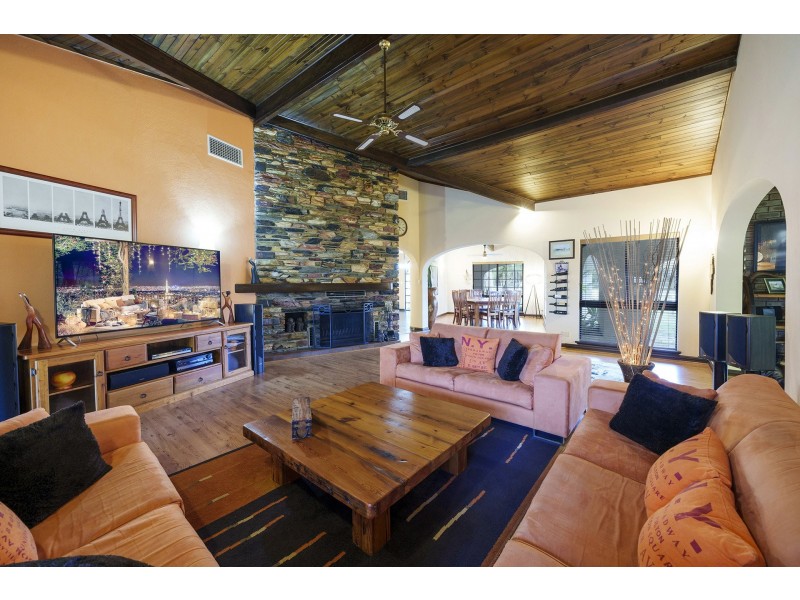 30 Oxford Court, Maida Vale WA 6057