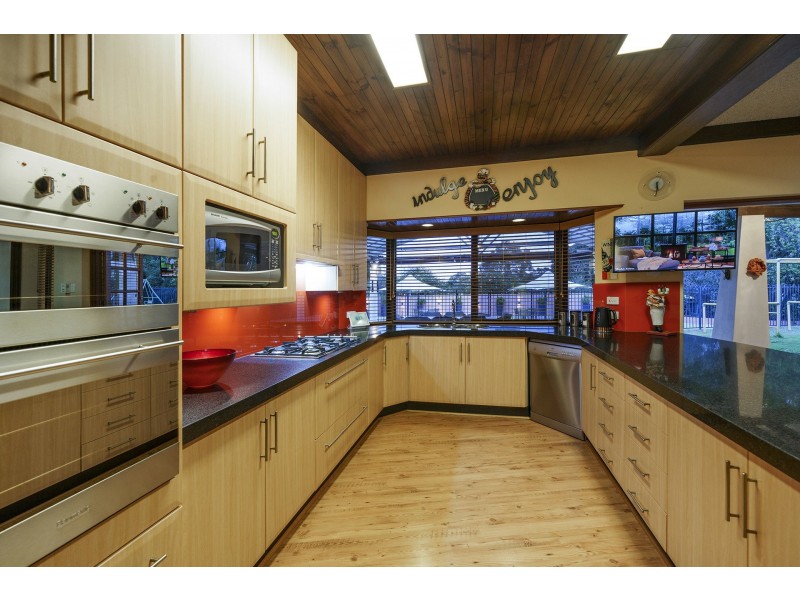 30 Oxford Court, Maida Vale WA 6057