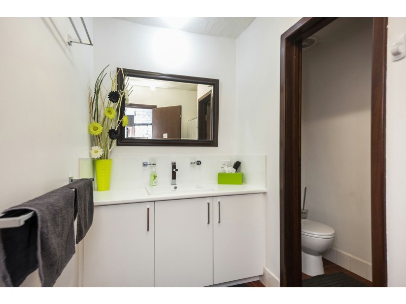 16 Hope Crescent, Lesmurdie WA 6076