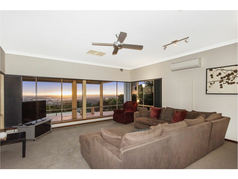 48 Prospect Crescent, Kalamunda WA 6076