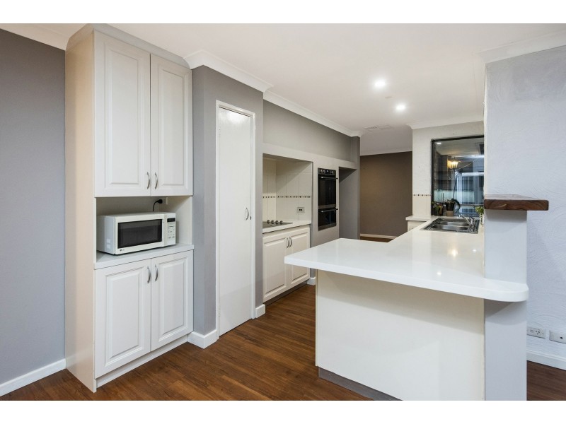 6 Cosson Way, High Wycombe WA 6057