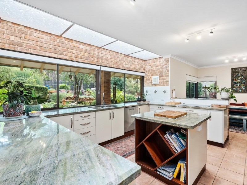 101 Kawina Road, Bickley WA 6076