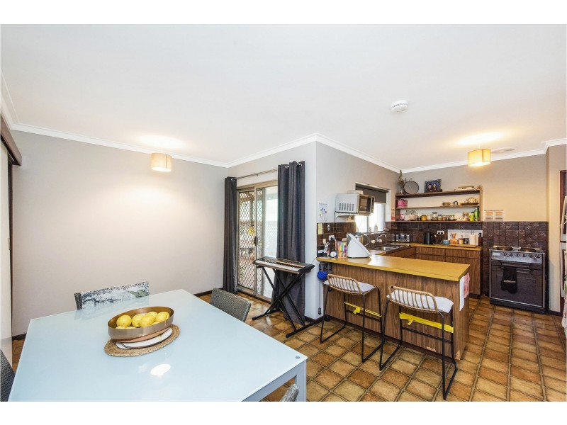 7 Glyde Road, Lesmurdie WA 6076