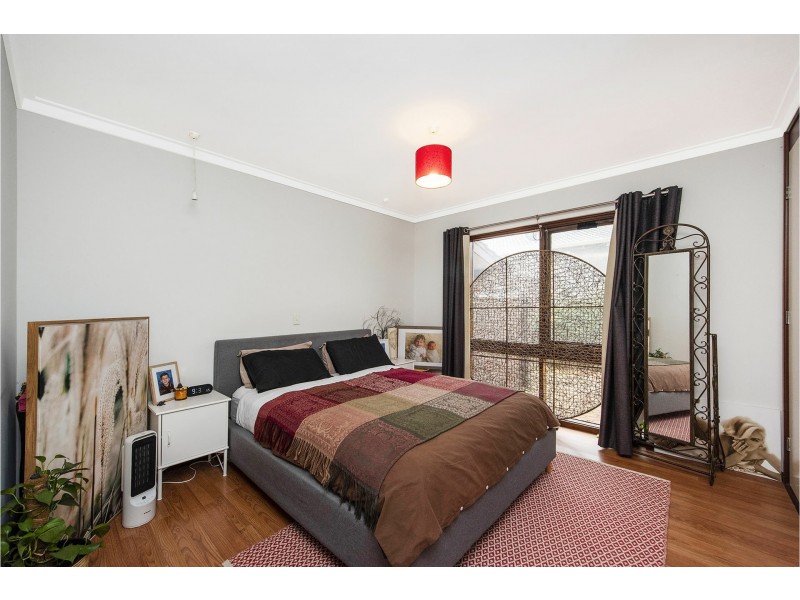 7 Glyde Road, Lesmurdie WA 6076