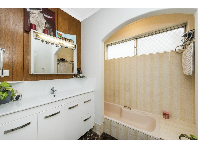 7 Glyde Road, Lesmurdie WA 6076