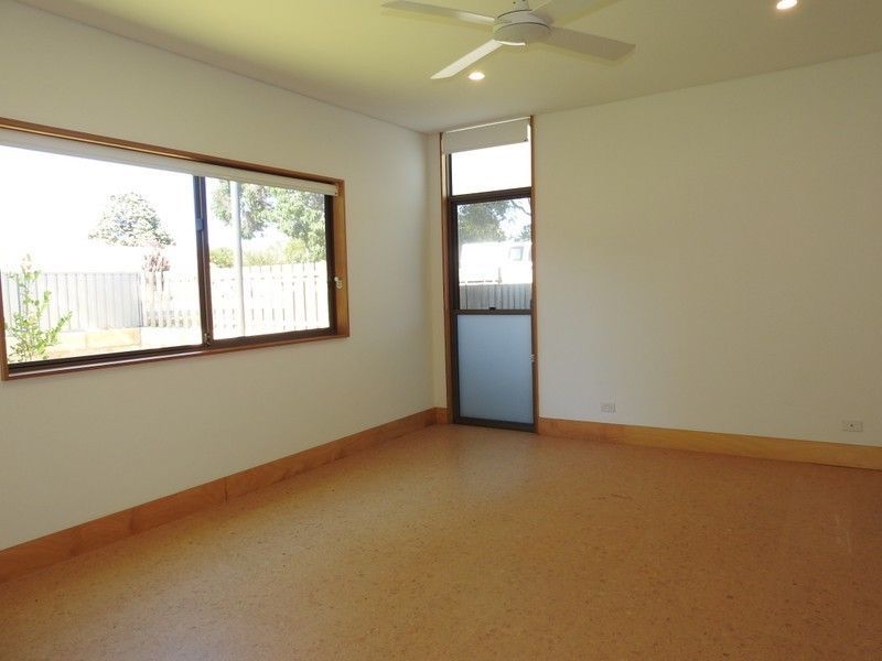 14 White Road, Kalamunda WA 6076