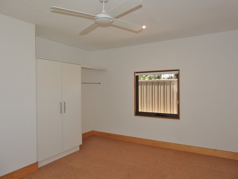 14 White Road, Kalamunda WA 6076