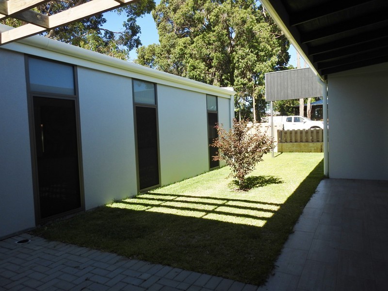 14 White Road, Kalamunda WA 6076