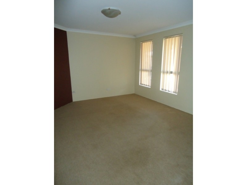 5 Copper Lane, Wattle Grove WA 6107