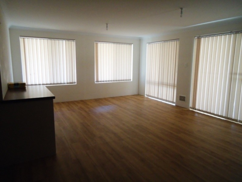 5 Copper Lane, Wattle Grove WA 6107