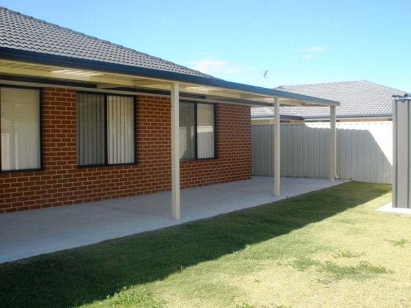 5 Copper Lane, Wattle Grove WA 6107