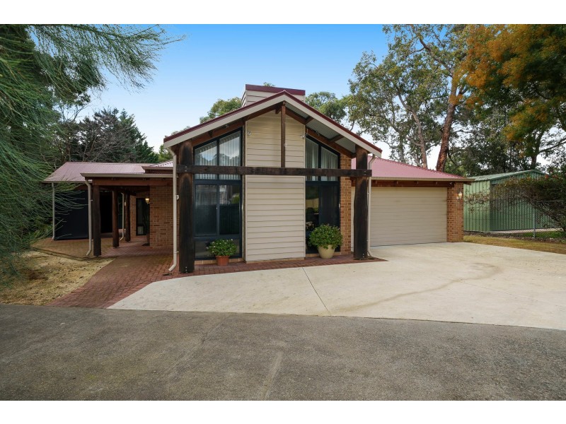 31 Wheelwright Road, Lesmurdie WA 6076