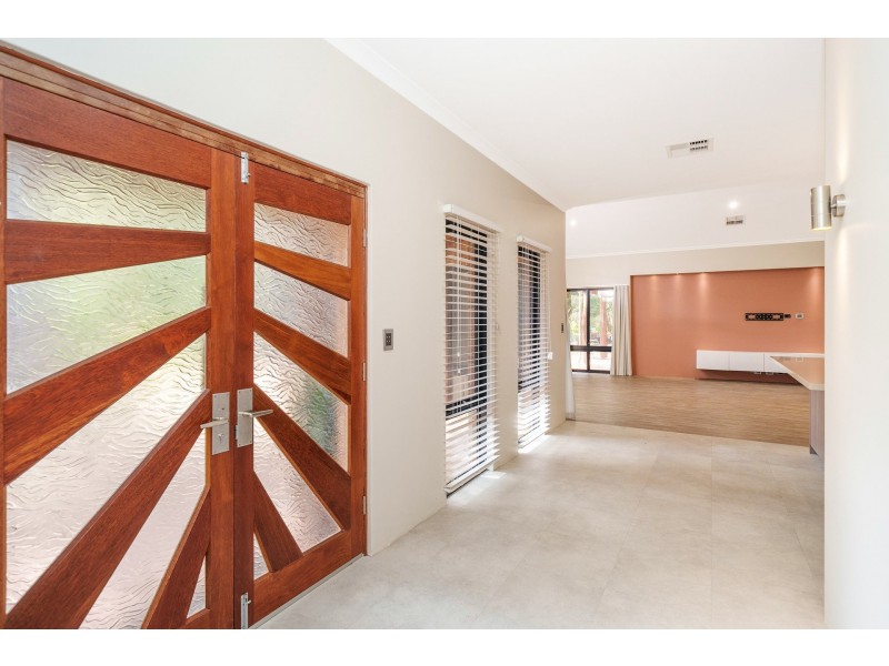 31 Wheelwright Road, Lesmurdie WA 6076