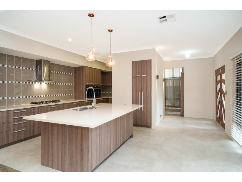 31 Wheelwright Road, Lesmurdie WA 6076