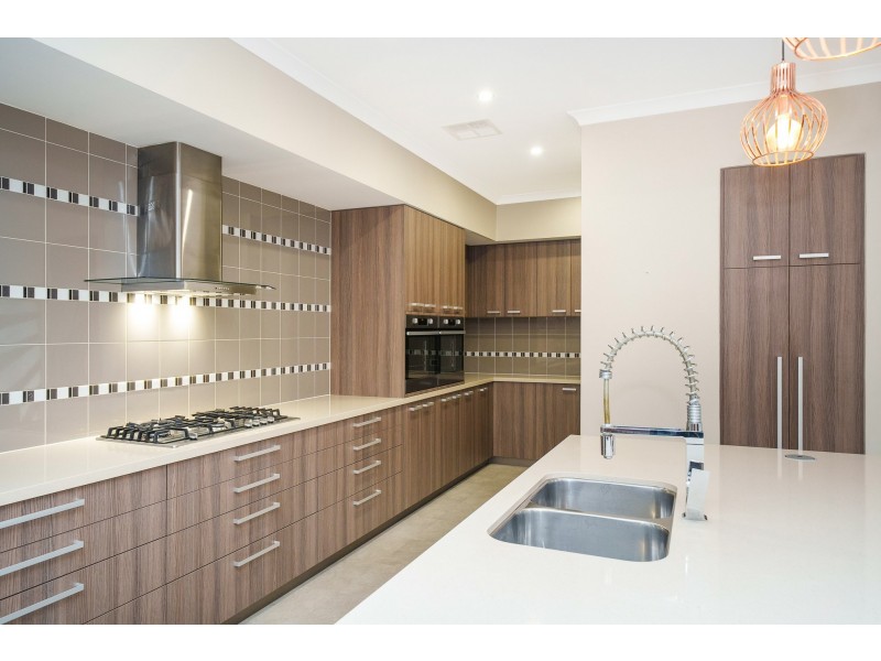 31 Wheelwright Road, Lesmurdie WA 6076