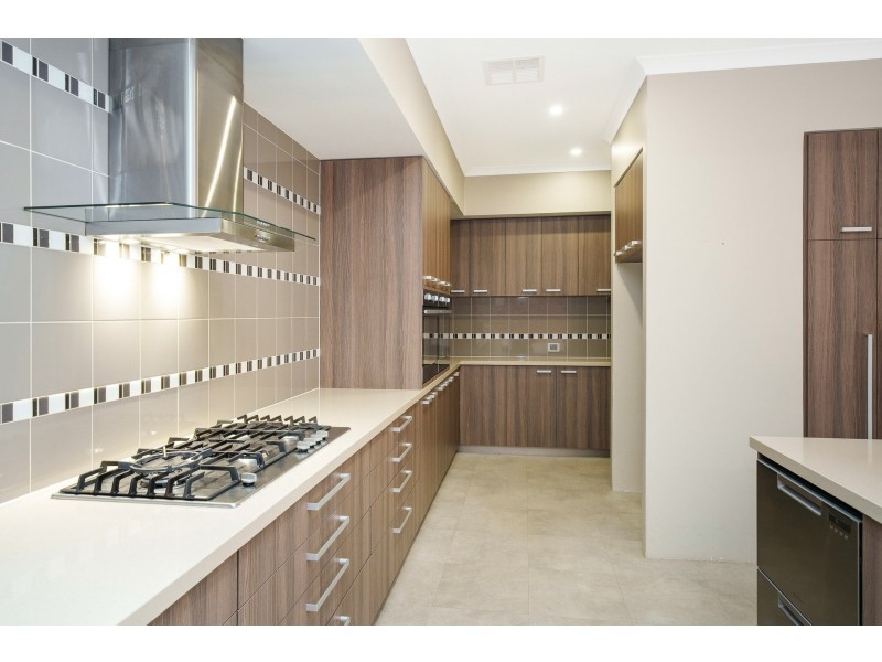 31 Wheelwright Road, Lesmurdie WA 6076