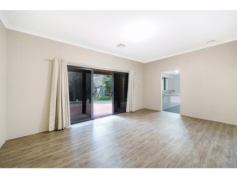 31 Wheelwright Road, Lesmurdie WA 6076