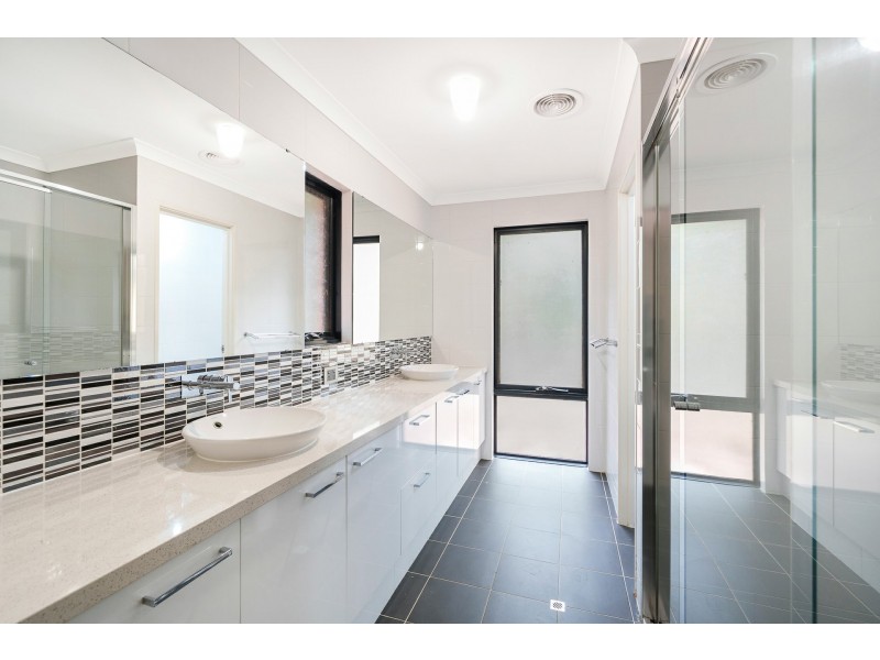 31 Wheelwright Road, Lesmurdie WA 6076