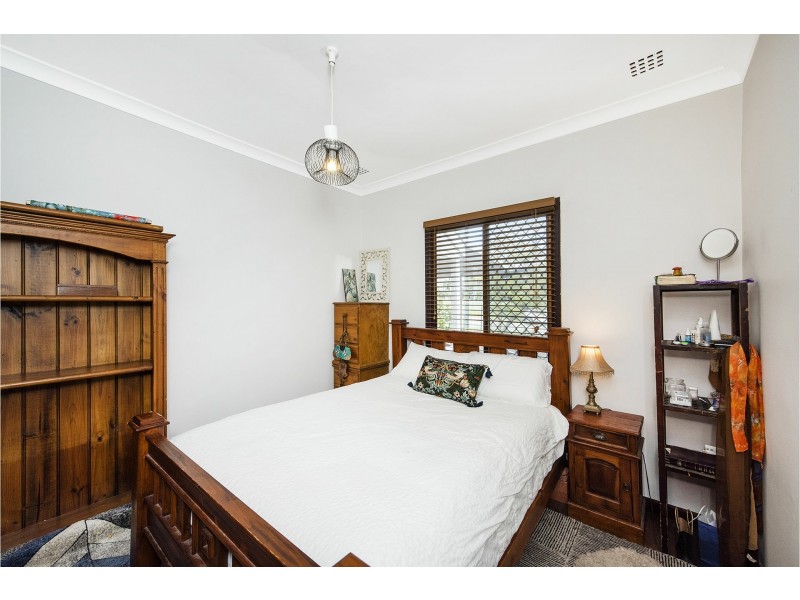 1 Frederic Street, Koongamia WA 6056