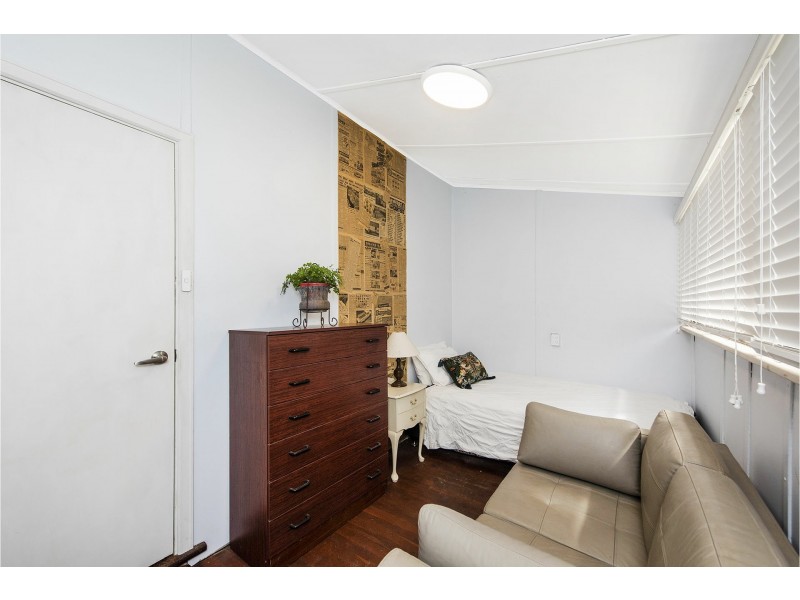 1 Frederic Street, Koongamia WA 6056