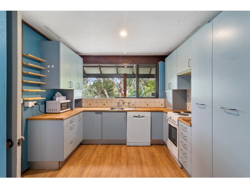 14 Karralika Avenue, Kalamunda WA 6076