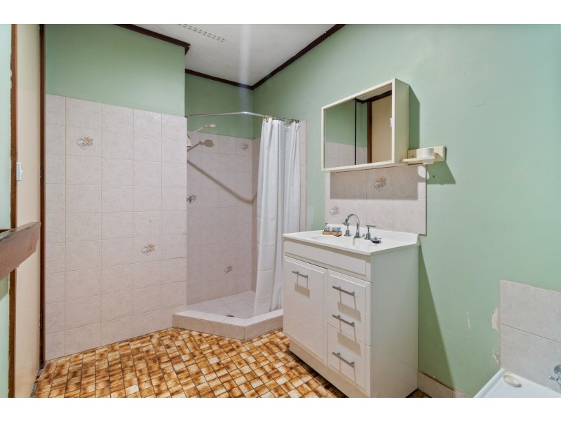 14 Karralika Avenue, Kalamunda WA 6076