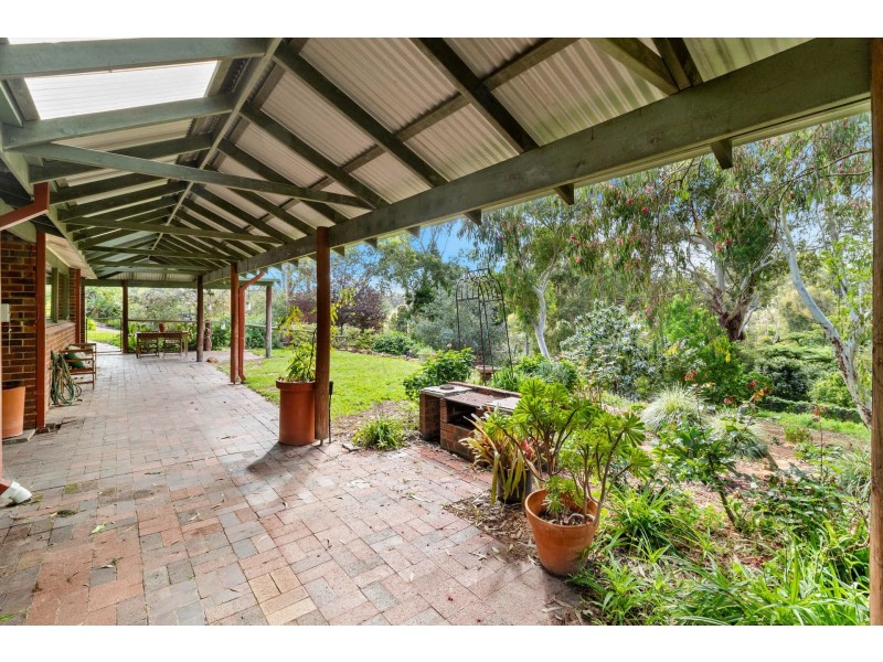 14 Karralika Avenue, Kalamunda WA 6076