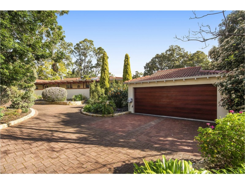 19 Standing Road, Lesmurdie WA 6076