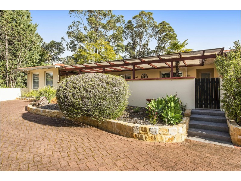 19 Standing Road, Lesmurdie WA 6076