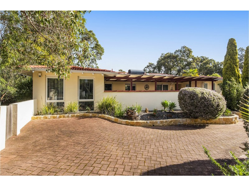 19 Standing Road, Lesmurdie WA 6076